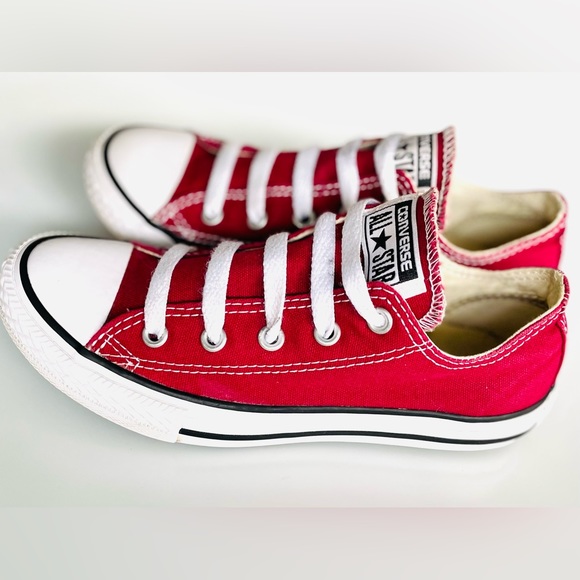 YOUTH CONVERSE ALL STAR SNEAKERS—Size 2–UNISEX—Great Condition—CLASSIC SHOES - Picture 14 of 14